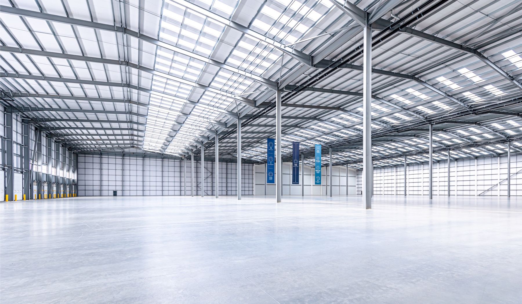 Warehouse interior with 15m clear height